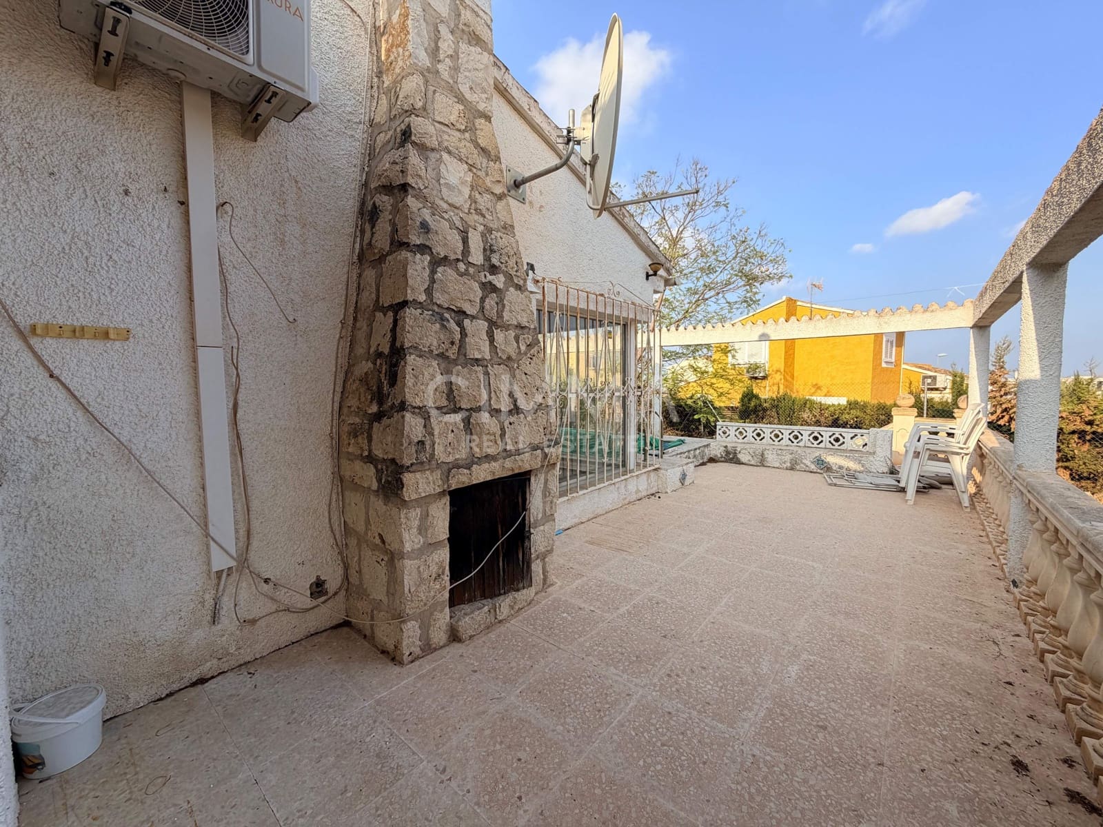 Chalet de 3 habitaciones en La Nucia en venta con piscina garaje - 440.000 € (Ref: 9985117)