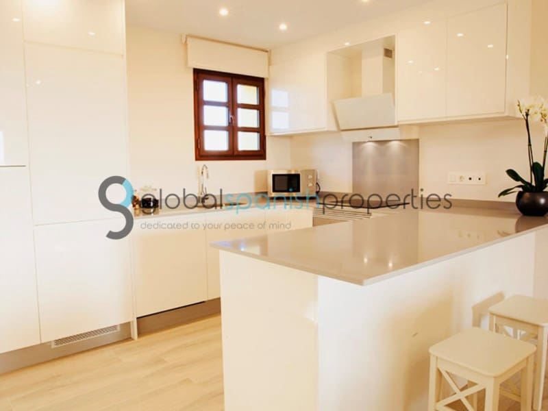 2 bedroom Apartment for sale in Cuevas del Almanzora - € 195,000 (Ref: 7455977)