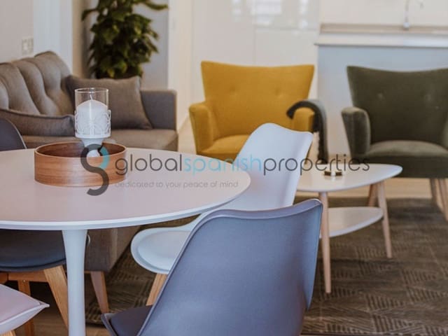 2 bedroom Apartment for sale in Cuevas del Almanzora - € 195,000 (Ref: 7455977)