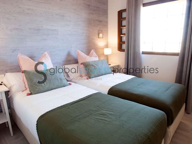 2 bedroom Apartment for sale in Cuevas del Almanzora - € 195,000 (Ref: 7455977)