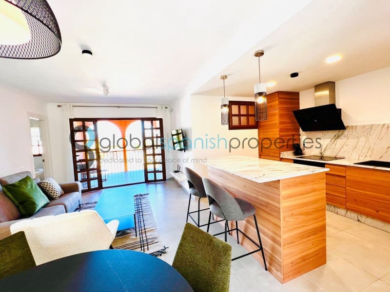 2 bedroom Apartment for sale in Cuevas del Almanzora - € 220,000 (Ref: 7455980)