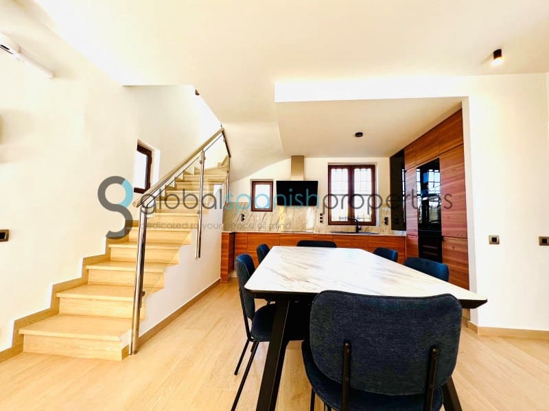 4 bedroom Villa for sale in Cuevas del Almanzora - € 406,850 (Ref: 7455981)