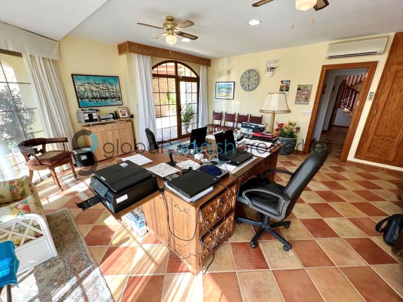 5 soveværelse Villa til salg i Cuevas del Almanzora med swimmingpool garage - € 1.100.000 (Ref: 7900125)