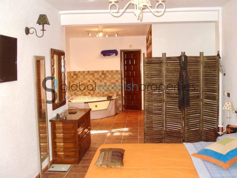 7 soverom Villa til salgs i Vera med svømmebasseng garasje - € 474 900 (Ref: 7900128)