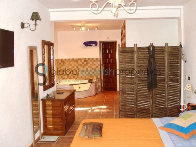 7 sypialnia Willa na sprzedaż w Valle del Este, Vera z basenem garażem - 474 900 € (Ref: 7900128)