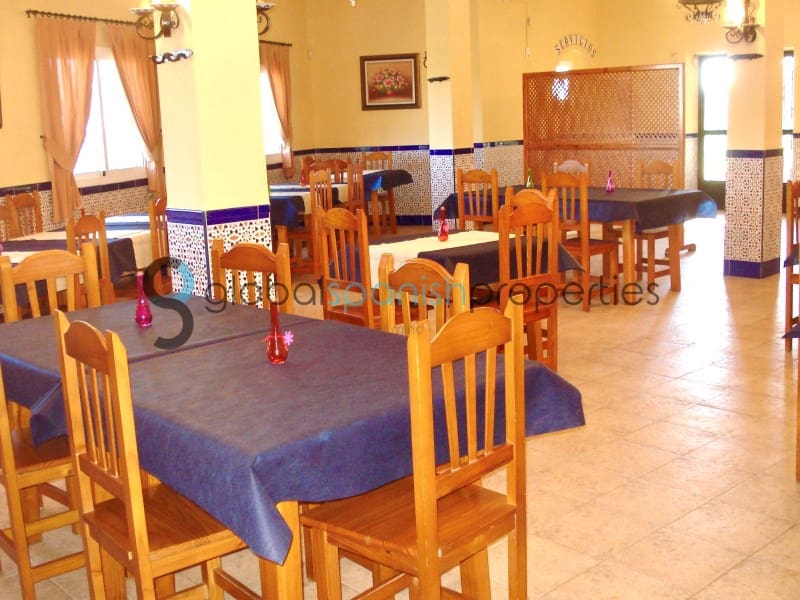 7 soverom Villa til salgs i Vera med svømmebasseng garasje - € 474 900 (Ref: 7900128)