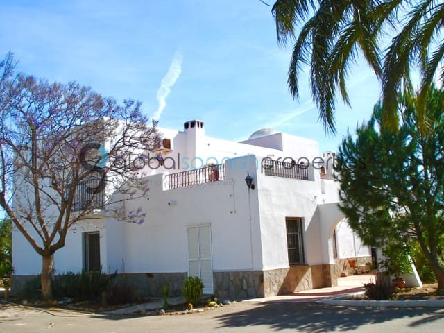 7 sypialnia Willa na sprzedaż w Valle del Este, Vera z basenem garażem - 474 900 € (Ref: 7900128)