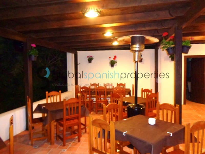 7 soverom Villa til salgs i Vera med svømmebasseng garasje - € 474 900 (Ref: 7900128)