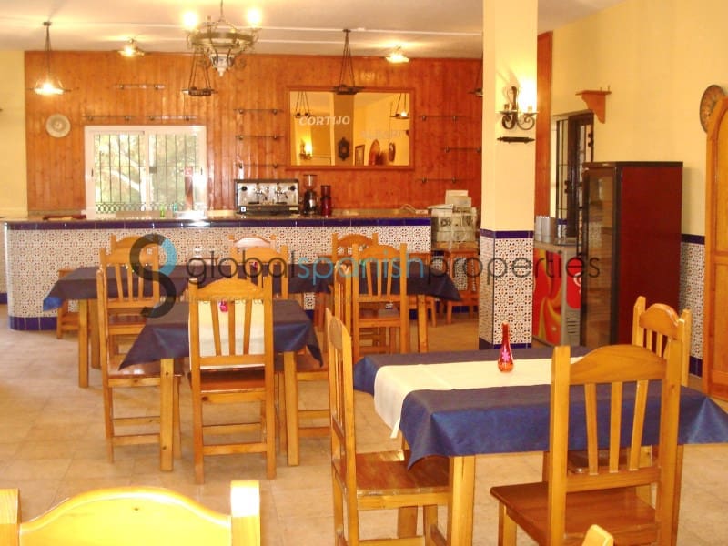 7 soverom Villa til salgs i Vera med svømmebasseng garasje - € 474 900 (Ref: 7900128)