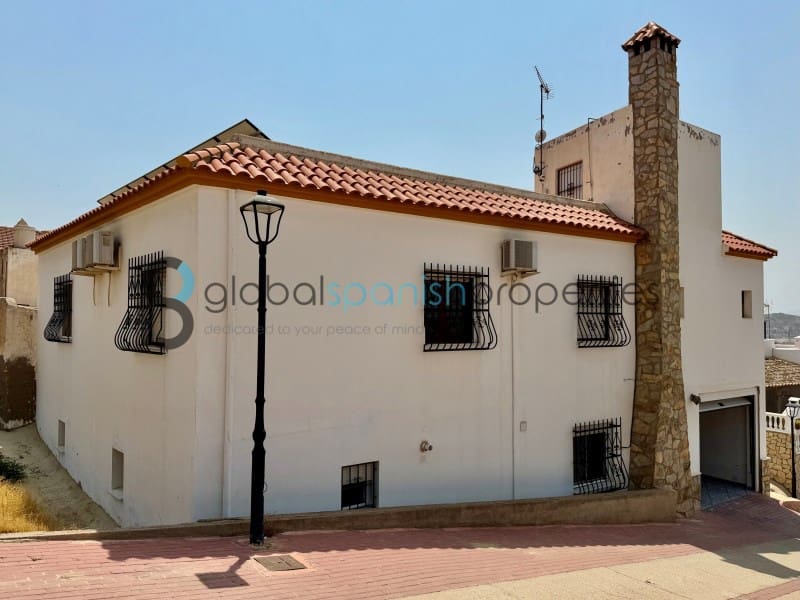 5 sovrum Villa till salu i Cuevas del Almanzora med garage - 180 000 € (Ref: 7900129)