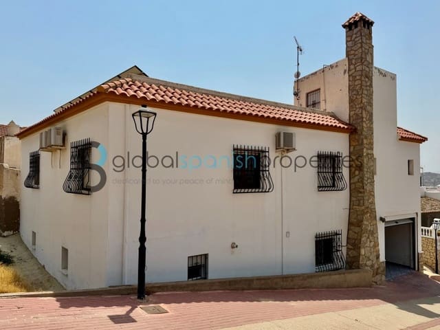 5 bedroom Villa for sale in La Portilla, Cuevas del Almanzora with garage - € 180,000 (Ref: 7900129)