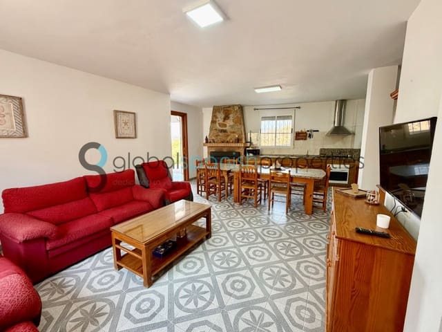 5 bedroom Villa for sale in La Portilla, Cuevas del Almanzora with garage - € 180,000 (Ref: 7900129)