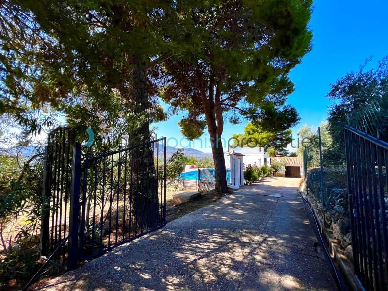 4 soveværelse Finca/Landehus til salg i Belmez de la Moraleda med swimmingpool garage - € 634.900 (Ref: 7901325)