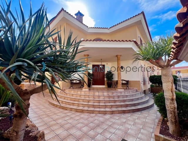 6 chambre Villa/Maison à vendre à Cuevas del Almanzora avec piscine garage - 370 000 € (Ref: 9262869)