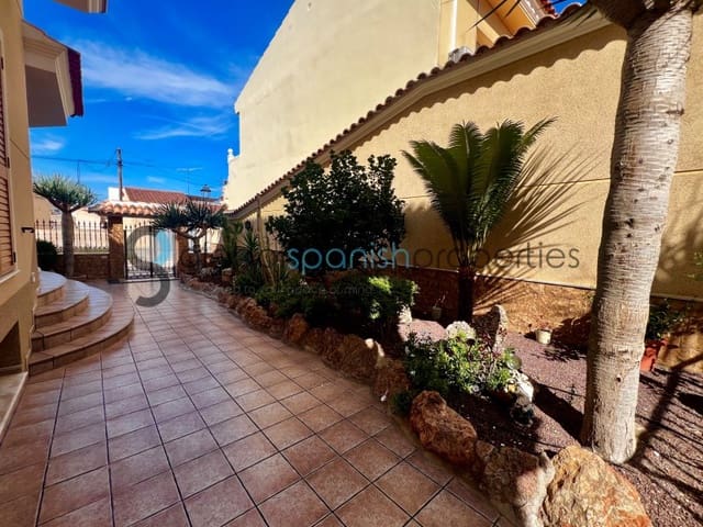 6 chambre Villa/Maison à vendre à Cuevas del Almanzora avec piscine garage - 370 000 € (Ref: 9262869)