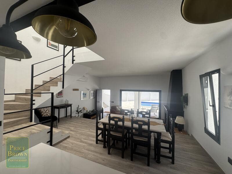 3 sypialnia Willa na sprzedaż w Mojacar z basenem garażem - 599 000 € (Ref: 10001047)