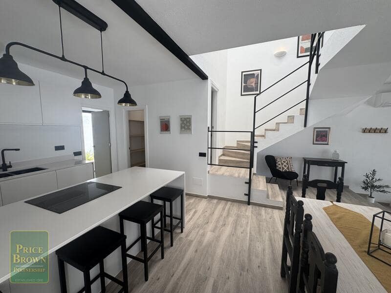 3 sypialnia Willa na sprzedaż w Mojacar z basenem garażem - 599 000 € (Ref: 10001047)