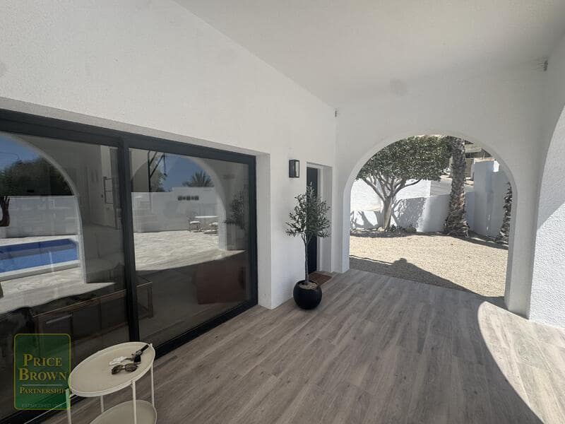 3 sypialnia Willa na sprzedaż w Mojacar z basenem garażem - 599 000 € (Ref: 10001047)