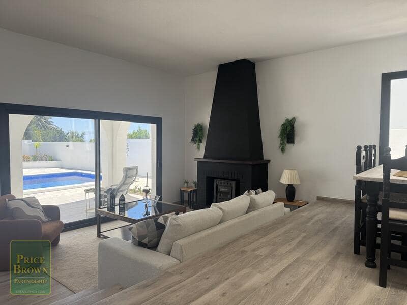 3 sypialnia Willa na sprzedaż w Mojacar z basenem garażem - 599 000 € (Ref: 10001047)