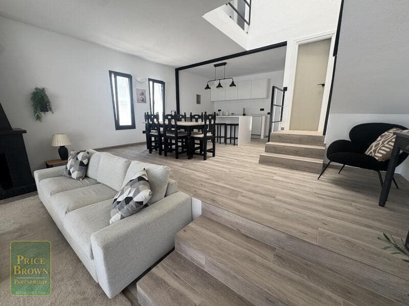 3 sypialnia Willa na sprzedaż w Mojacar z basenem garażem - 599 000 € (Ref: 10001047)