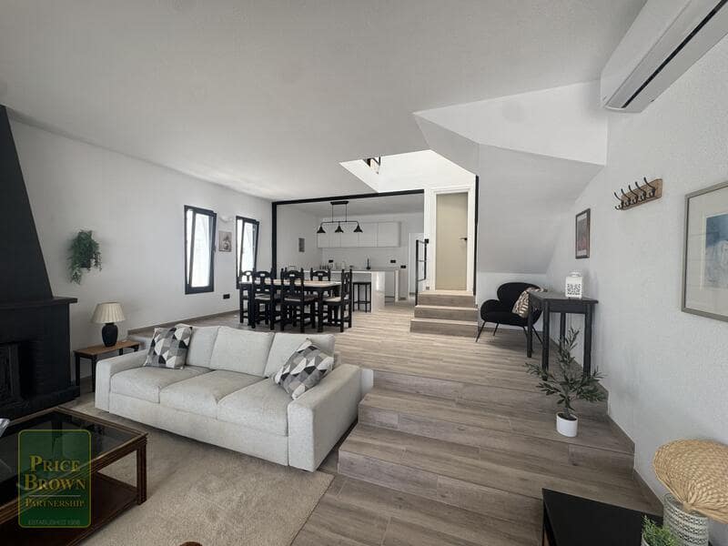 3 sypialnia Willa na sprzedaż w Mojacar z basenem garażem - 599 000 € (Ref: 10001047)