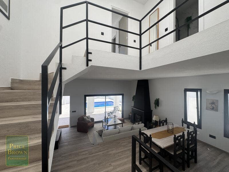 3 sypialnia Willa na sprzedaż w Mojacar z basenem garażem - 599 000 € (Ref: 10001047)