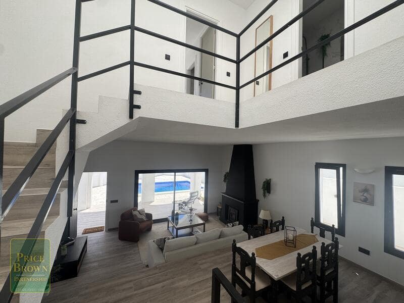 3 sypialnia Willa na sprzedaż w Mojacar z basenem garażem - 599 000 € (Ref: 10001047)