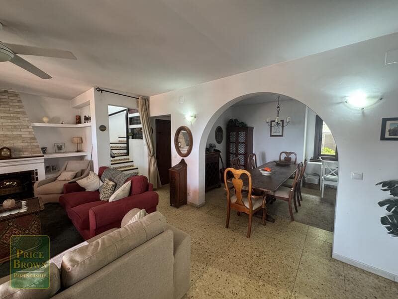 Chalet de 3 habitaciones en La Paratá en venta con garaje - 449.500 € (Ref: 10004699)