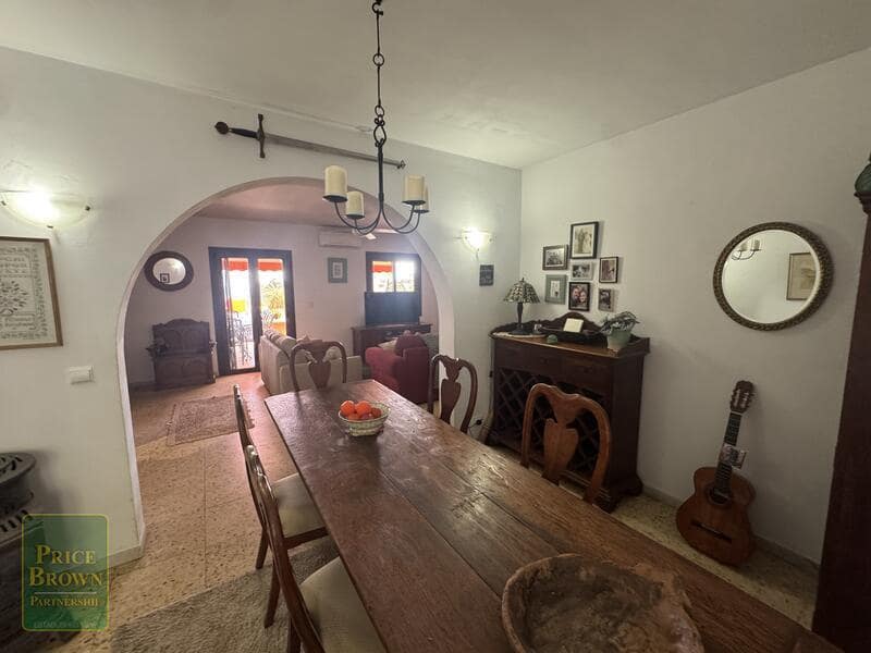 Chalet de 3 habitaciones en La Paratá en venta con garaje - 449.500 € (Ref: 10004699)