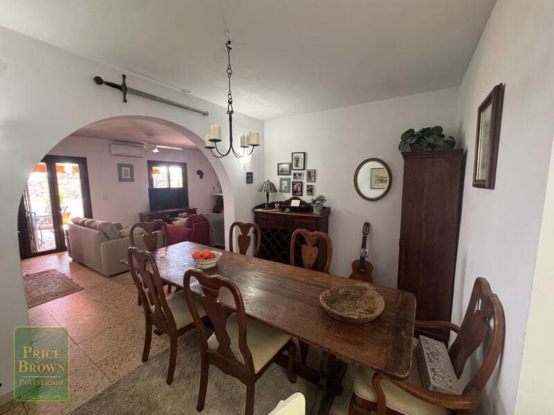 Chalet de 3 habitaciones en La Paratá en venta con garaje - 449.500 € (Ref: 10004699)