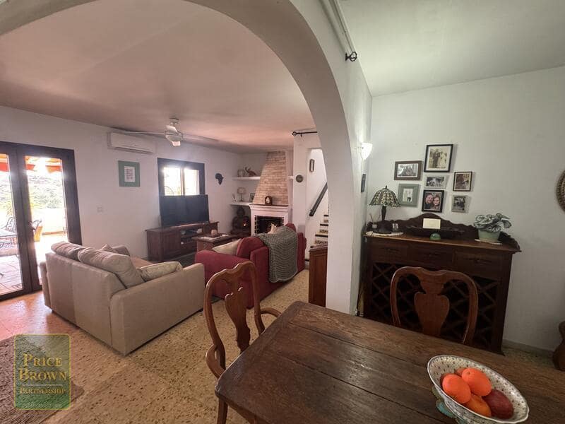 Chalet de 3 habitaciones en La Paratá en venta con garaje - 449.500 € (Ref: 10004699)