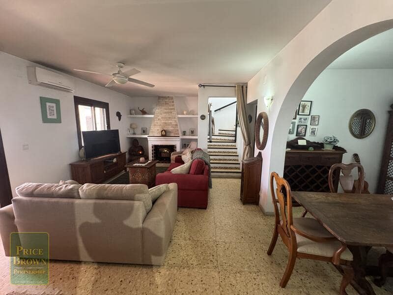 Chalet de 3 habitaciones en La Paratá en venta con garaje - 449.500 € (Ref: 10004699)