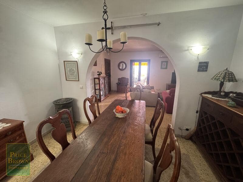 Chalet de 3 habitaciones en La Paratá en venta con garaje - 449.500 € (Ref: 10004699)