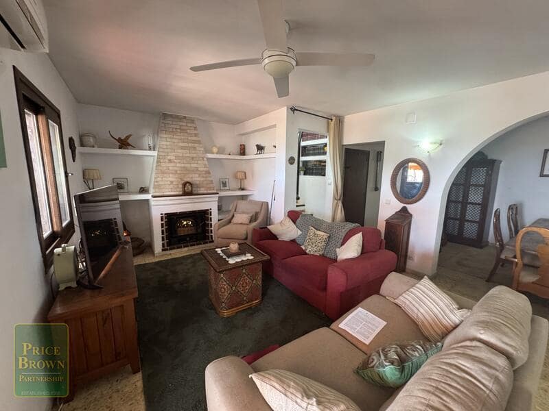 Chalet de 3 habitaciones en La Paratá en venta con garaje - 449.500 € (Ref: 10004699)