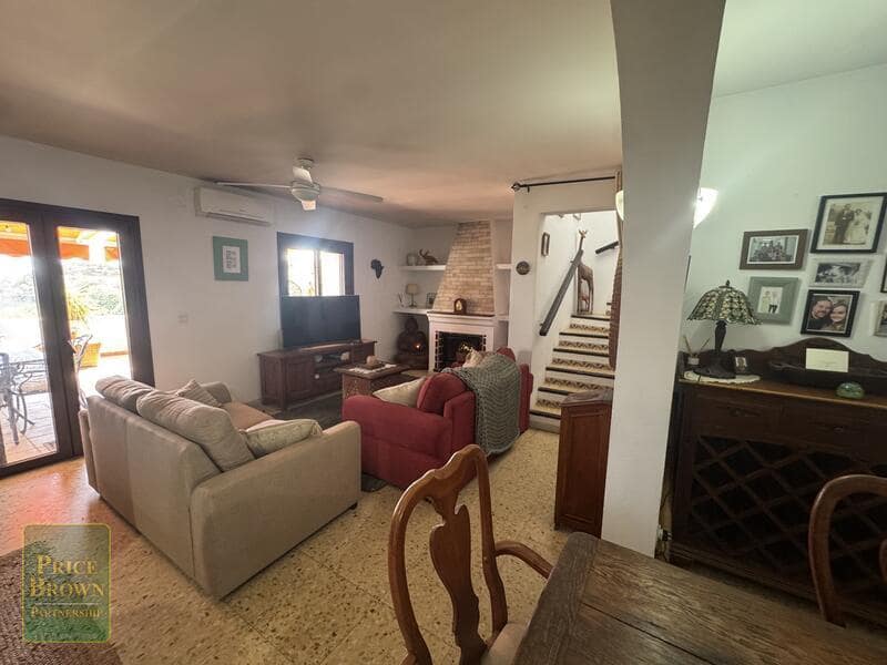 Chalet de 3 habitaciones en La Paratá en venta con garaje - 449.500 € (Ref: 10004699)