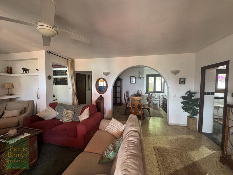 Chalet de 3 habitaciones en La Paratá en venta con garaje - 449.500 € (Ref: 10004699)