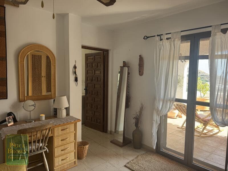 Chalet de 3 habitaciones en La Paratá en venta con garaje - 449.500 € (Ref: 10004699)