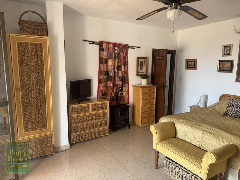 Chalet de 3 habitaciones en La Paratá en venta con garaje - 449.500 € (Ref: 10004699)