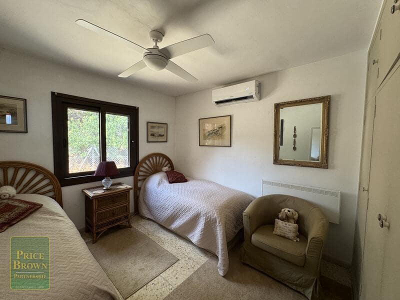 Chalet de 3 habitaciones en La Paratá en venta con garaje - 449.500 € (Ref: 10004699)