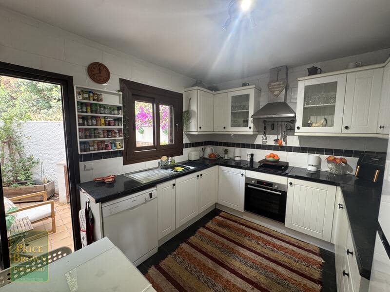 Chalet de 3 habitaciones en La Paratá en venta con garaje - 449.500 € (Ref: 10004699)