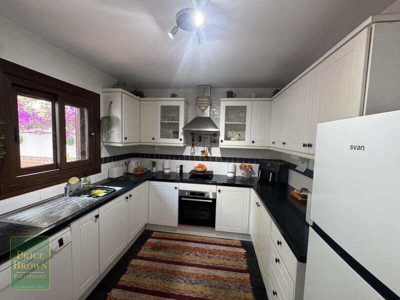 Chalet de 3 habitaciones en La Paratá en venta con garaje - 449.500 € (Ref: 10004699)