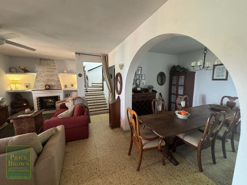 Chalet de 3 habitaciones en La Paratá en venta con garaje - 449.500 € (Ref: 10004699)