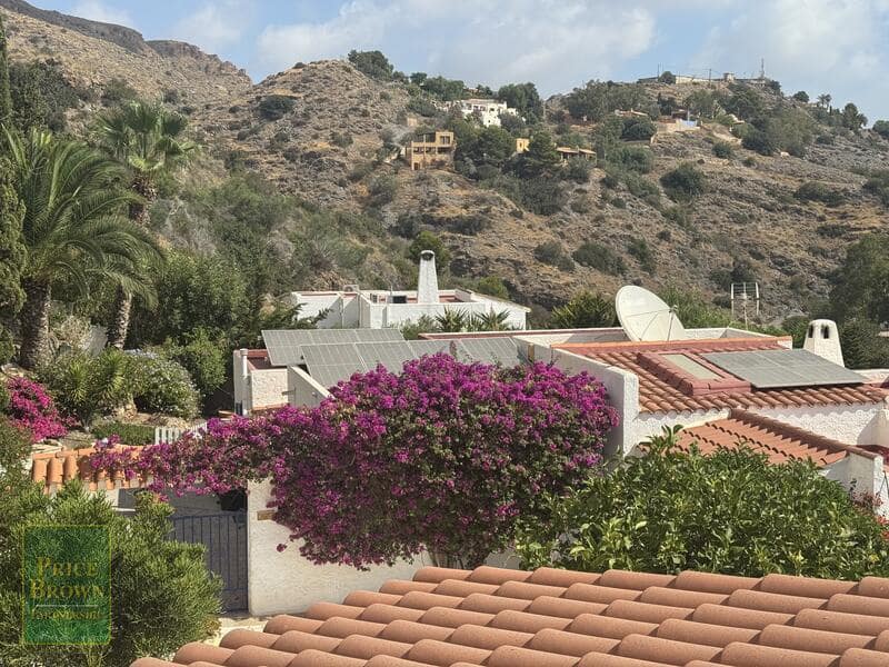 Chalet de 3 habitaciones en La Paratá en venta con garaje - 449.500 € (Ref: 10004699)