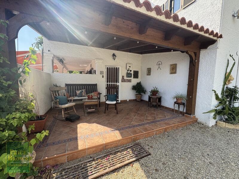 Chalet de 3 habitaciones en La Paratá en venta con garaje - 449.500 € (Ref: 10004699)