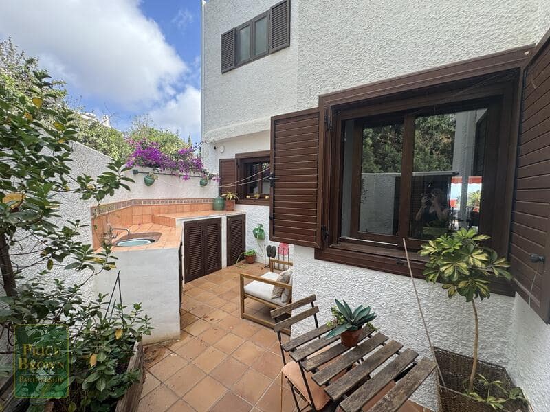 Chalet de 3 habitaciones en La Paratá en venta con garaje - 449.500 € (Ref: 10004699)