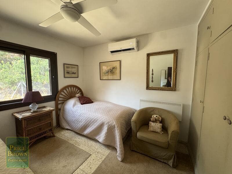 Chalet de 3 habitaciones en La Paratá en venta con garaje - 449.500 € (Ref: 10004699)