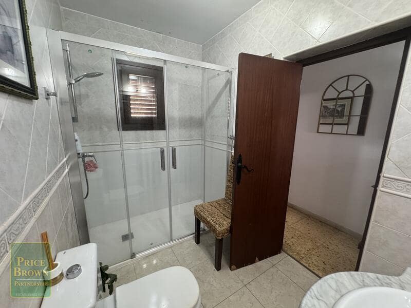 Chalet de 3 habitaciones en La Paratá en venta con garaje - 449.500 € (Ref: 10004699)