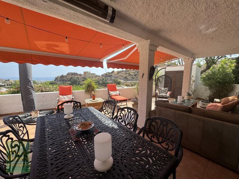 Chalet de 3 habitaciones en La Paratá en venta con garaje - 449.500 € (Ref: 10004699)