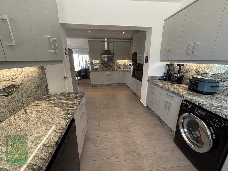 4 sypialnia Willa na sprzedaż w Mojacar z basenem garażem - 699 500 € (Ref: 10154073)