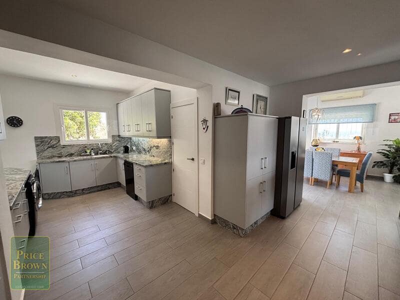4 sypialnia Willa na sprzedaż w Mojacar z basenem garażem - 699 500 € (Ref: 10154073)